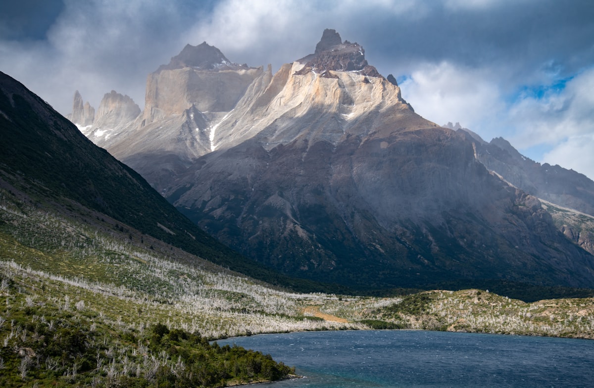 Trekking con Exoesqueleto en Chile: Guía Completa para Senderismo Asistido en Patagonia y Más